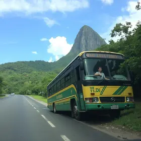 ônibus tomba na Serra dos Cocais